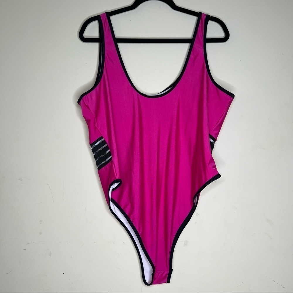 SHEIN Plus Size Padded Swimsuit - Picture 4 of 7